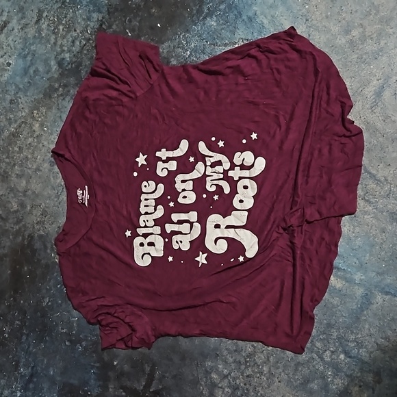 Blame it on my roots Soft Wine Colored T - Picture 2 of 4